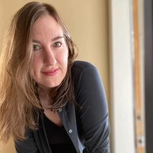 Meet your Posher, Iris